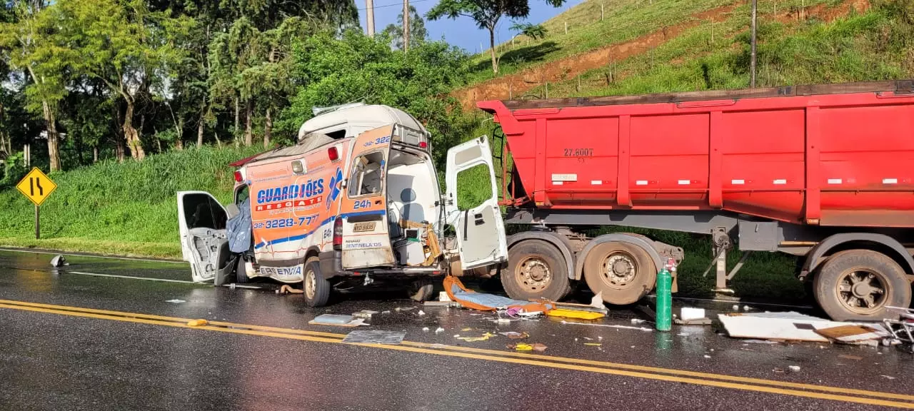 Pai de médica que morreu em acidente de ambulância em Santos Dumont pede justiça: 'Ela estava tão feliz'